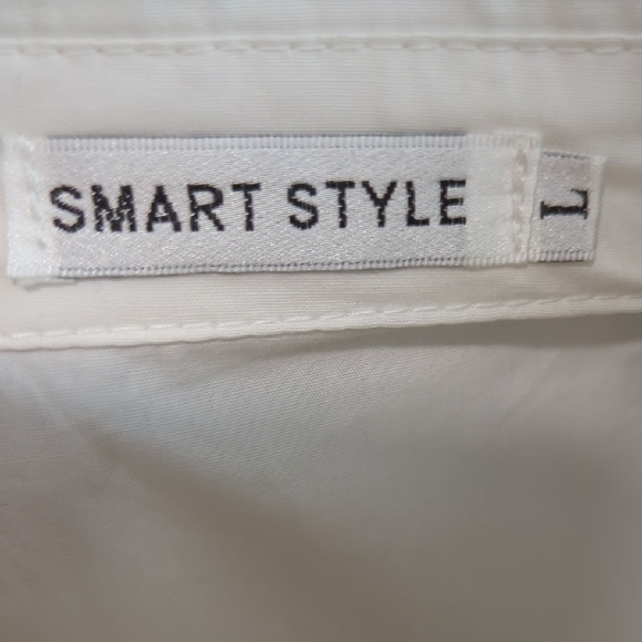 Two-Tone Button-Up Blouse - Picture 6 of 7